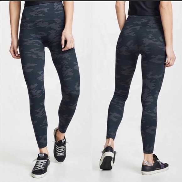 SPANX Pants - 🤍Spanx Look At Me Now seamless camo leggings size XL